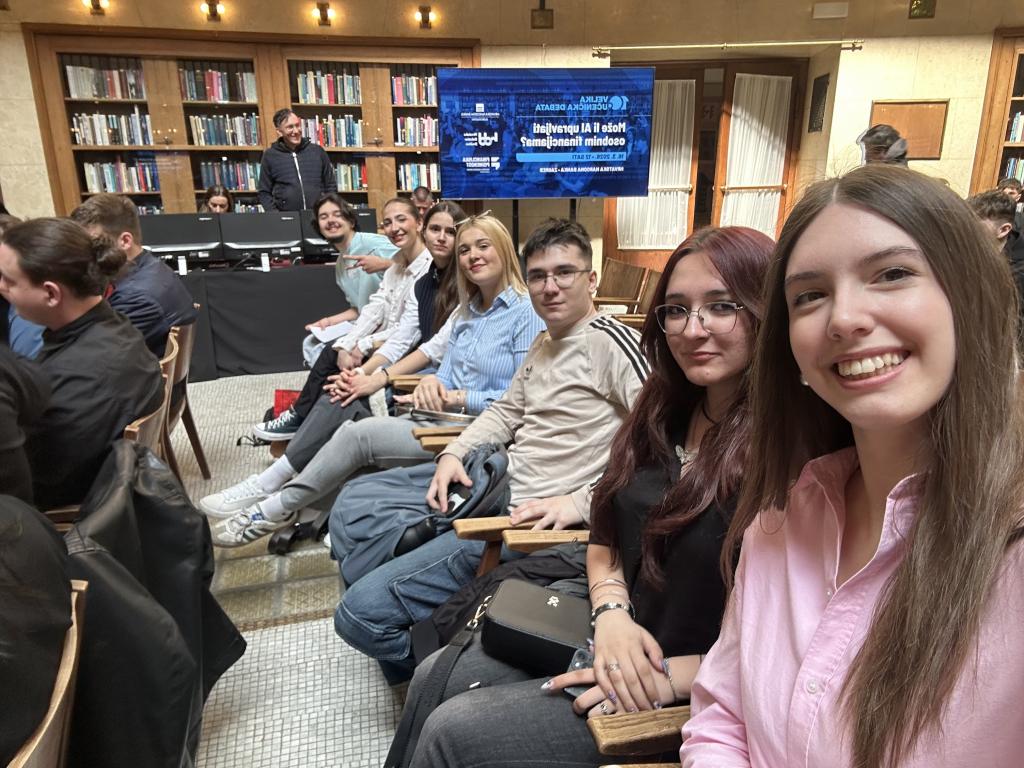 članovi debatnog kluba