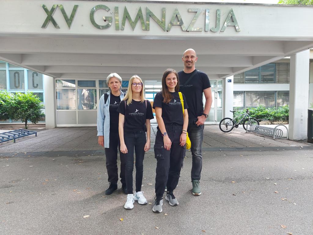 Ana i Lana u pratnji mentora Sanje Grabusin, prof. i Dalibora Kovačevića, prof.