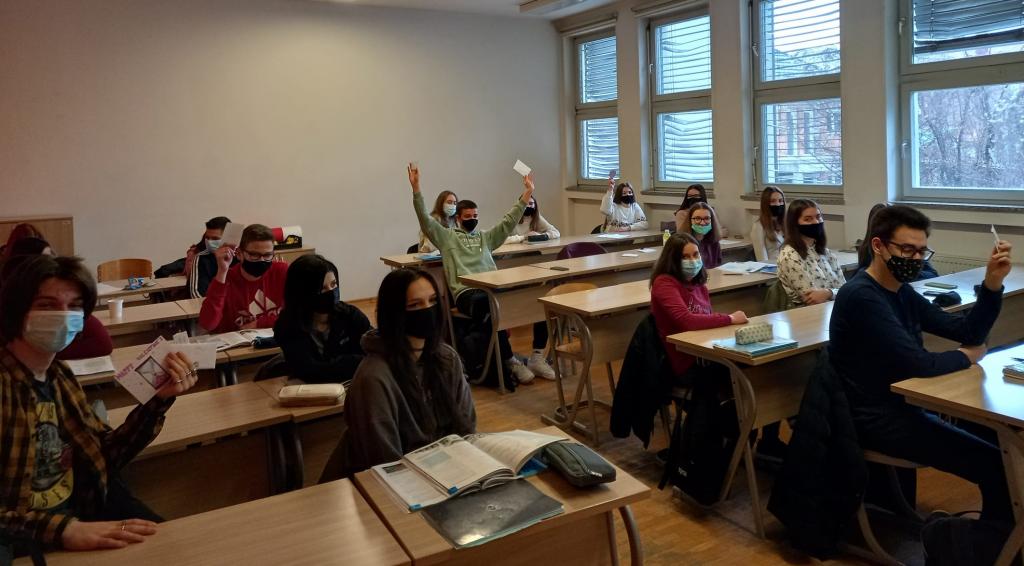 Učenici iz 2.c s pismima