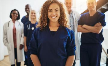 Međunarodni dan žena je 2021. godine posvećen ženama predvodnicama u borbi protiv bolesti COVID-19. Izvor fotografije: https://www.europarl.europa.eu/resources/library/images/20210222PHT98407/20210222PHT98407_original.jpg