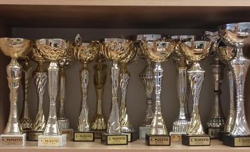 Pehari u Gimnaziji, Požega