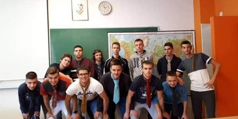 Matej Blašković s kolegama iz razreda