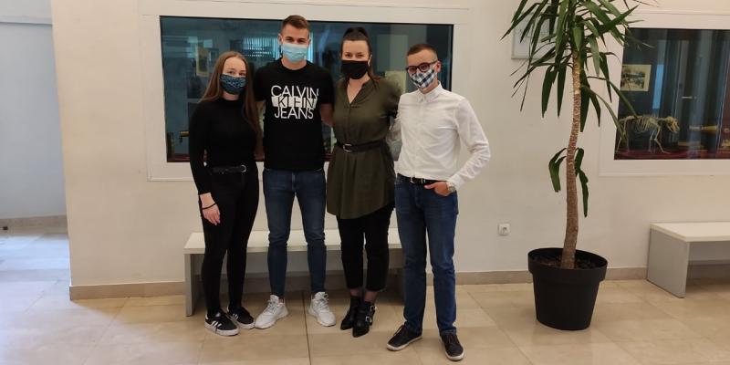 Učenici i mentorica