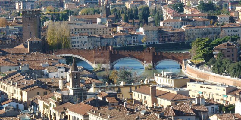 Panorama Verone. Izvor: http://www.turismoverona.eu/nqcontent.cfm?a_id=36071